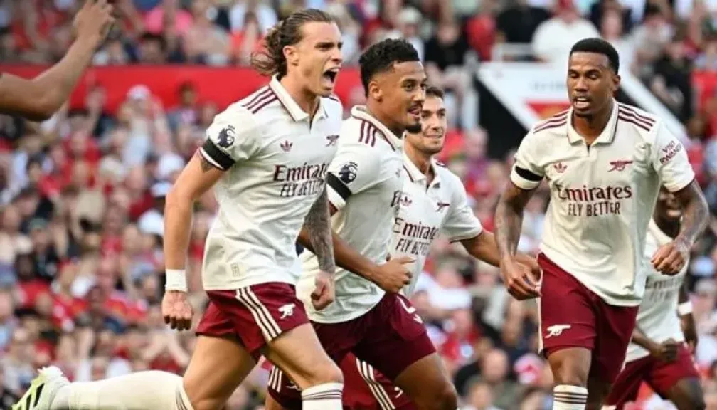 مباراة قوية بين أرسنال وليدز في الجولة الثانية من البريميرليج