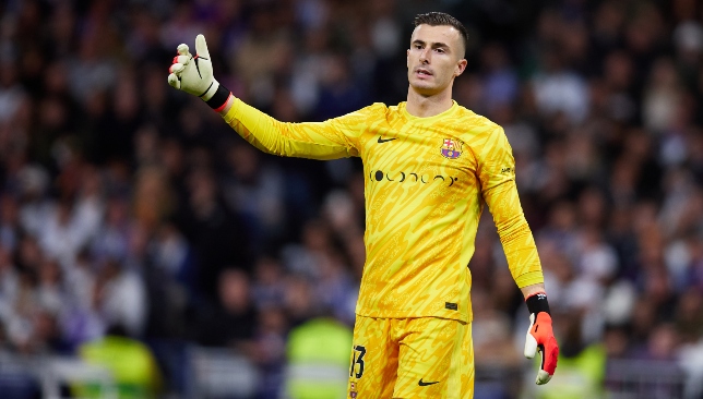 برشلونة يمدد عقد حارسه إينياكي بينيا 3 سنوات