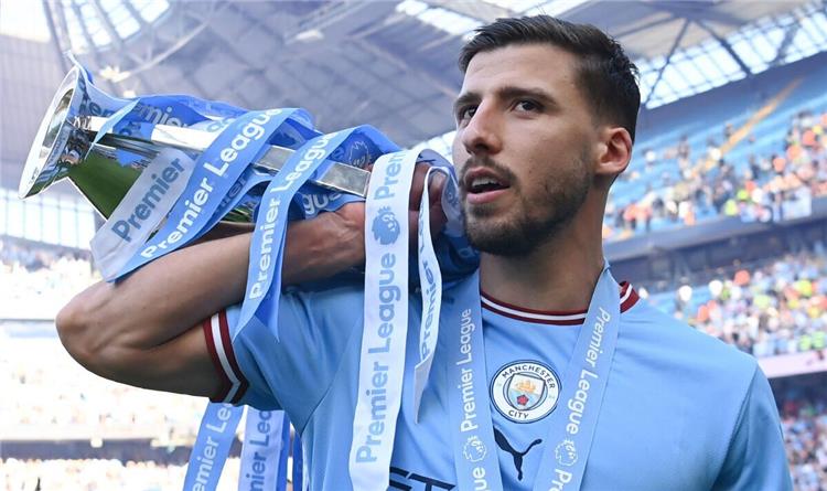 روبن دياز: سعيد بالاستمرار مع مانشستر سيتي حتى 2029